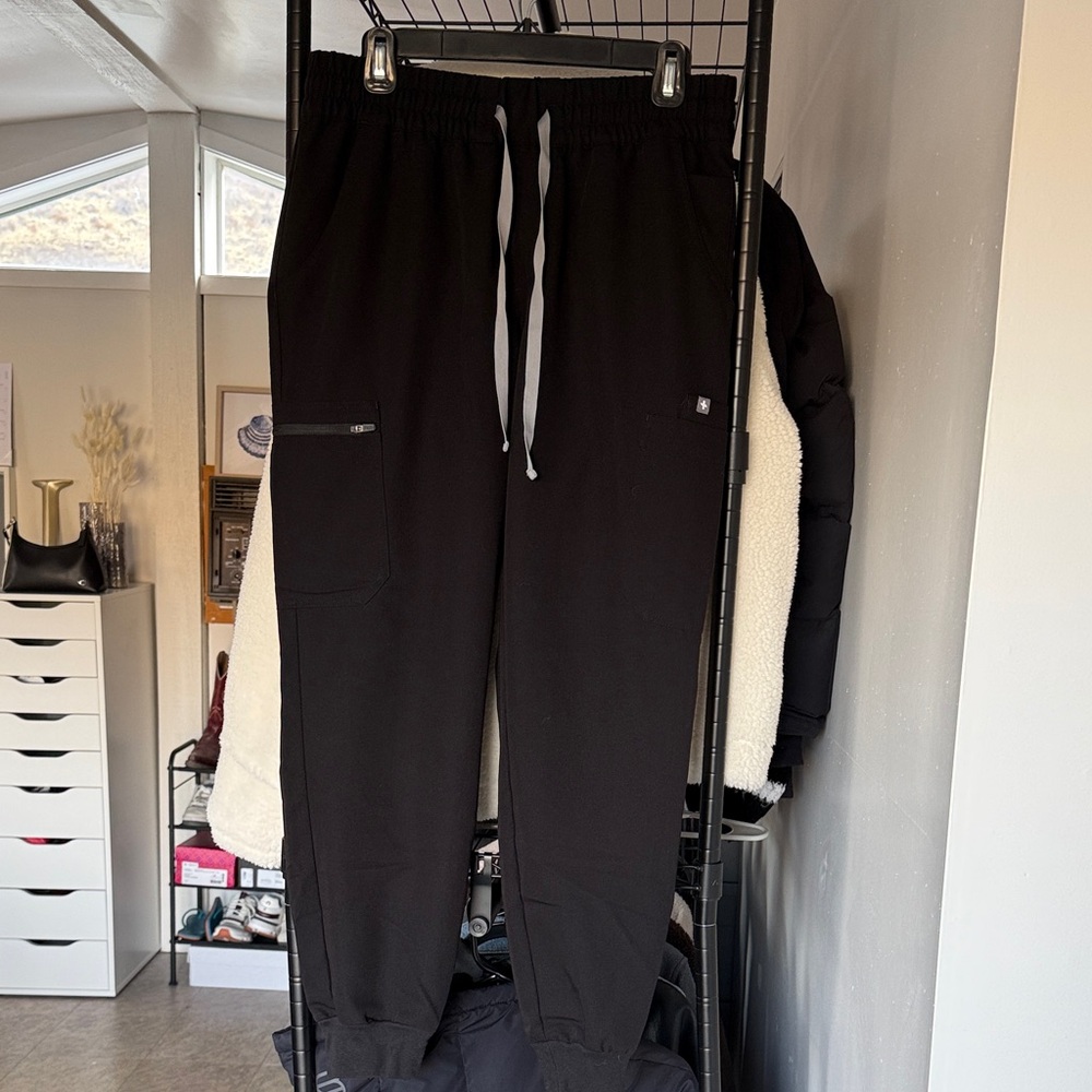 Figs Black Jogger Scrub Pants